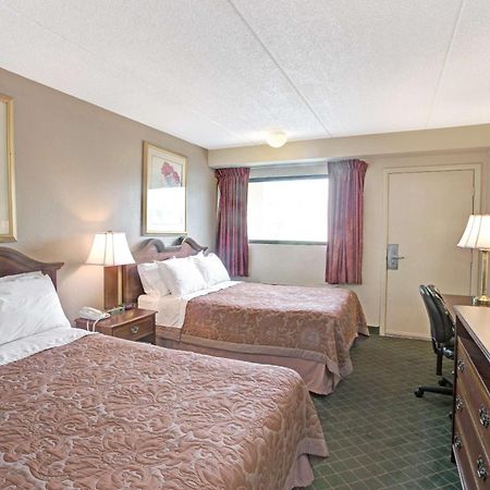 Super 8 By Wyndham Shelby Hotel Kültér fotó